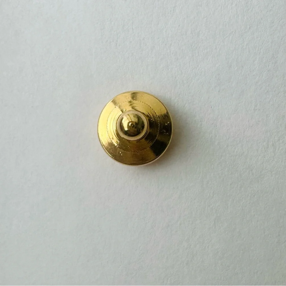 Hummingbird Smithsonian Institution Birthstone Gold & Emerald Lapel Pin - Picture 6 of 8